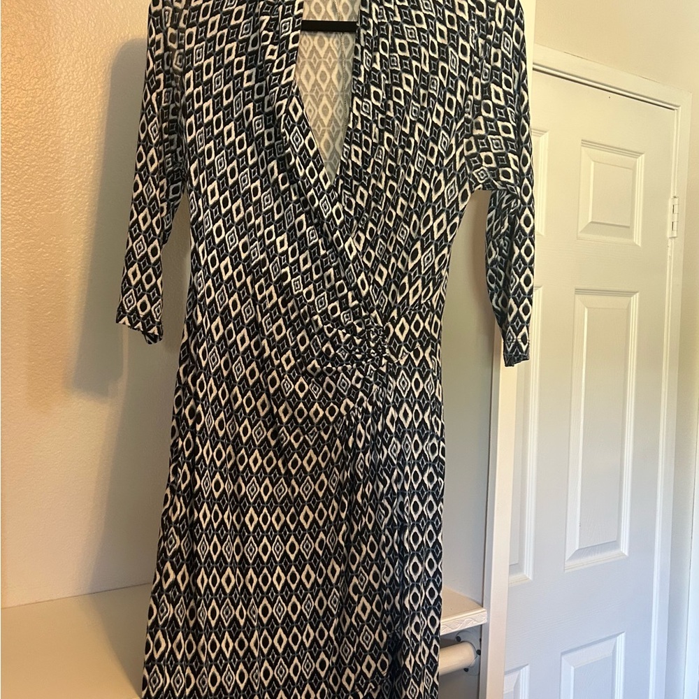 Elegant Black and White Geometric Wrap Dress